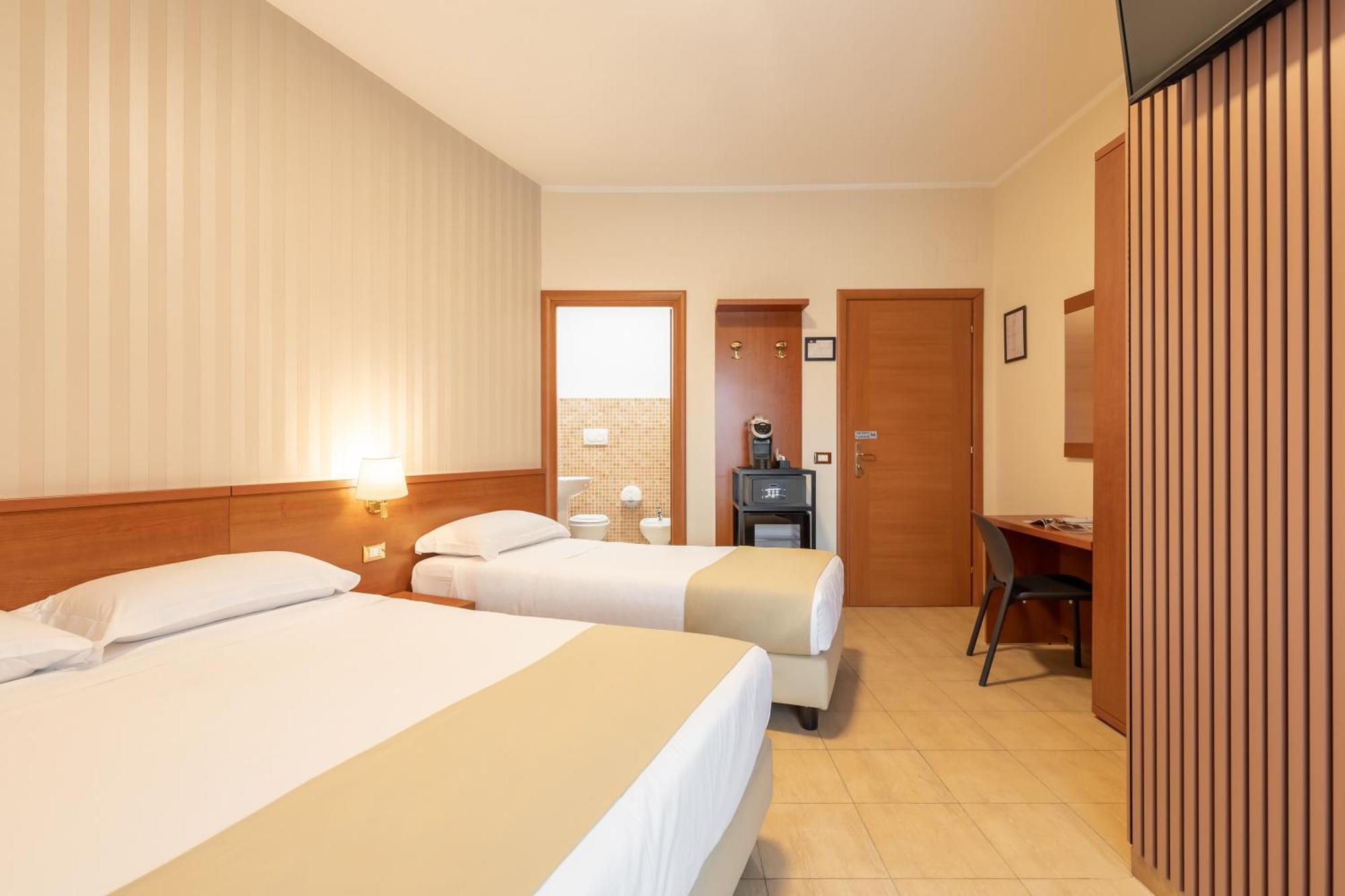 Albadomus Affittacamere O Guesthouse Rome Exterior photo