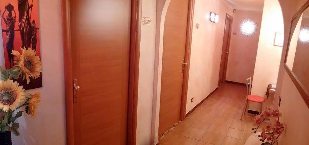 Albadomus Affittacamere O Guesthouse Rome Exterior photo